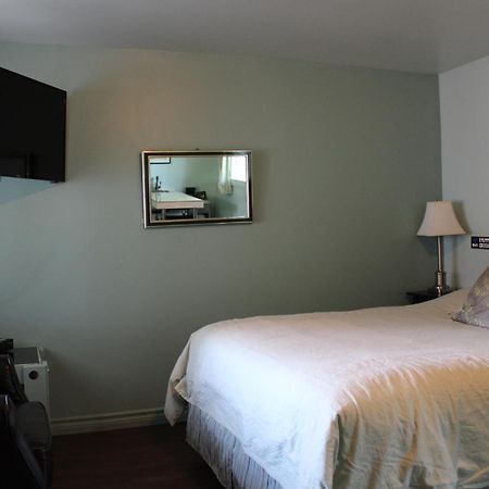 Le Marigot Hotel Vaudreuil-Dorion Eksteriør billede
